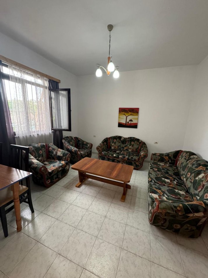 Tirane, jepet me qera 1+1+Aneks Kati 1, 84 m² 330 € (Rruga Ali Pash Tepelena)