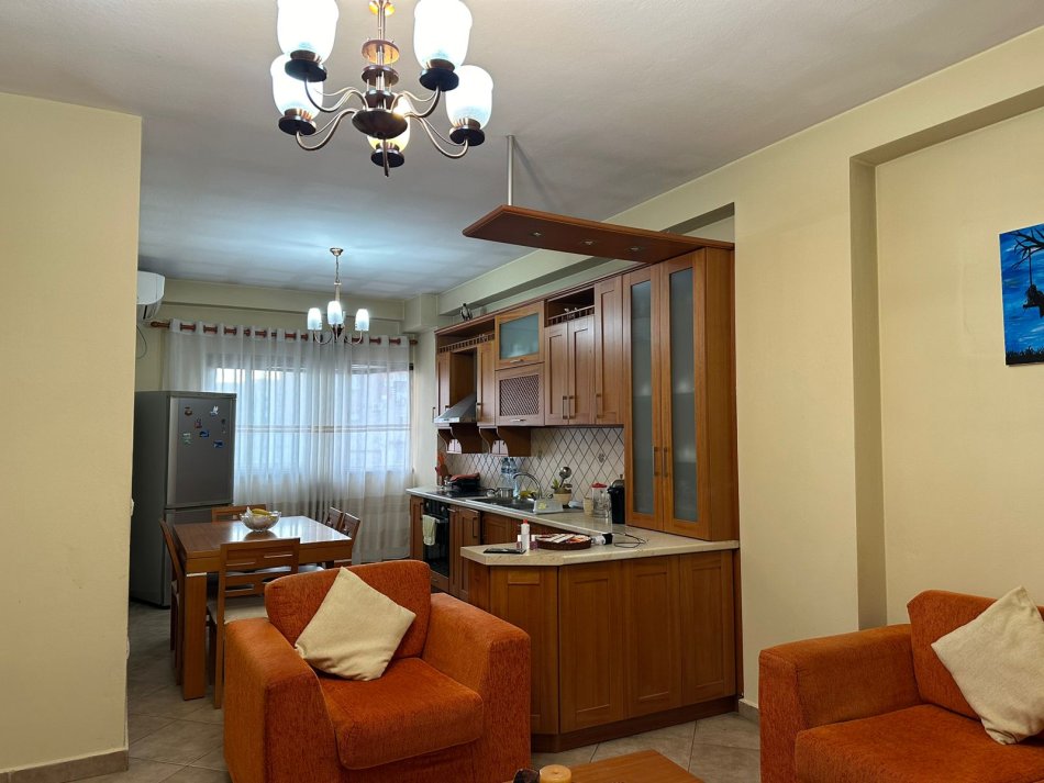 Tirane, shitet apartament 2+1+Ballkon Kati 7, 115 m² 160.000 € (5 MAJI)