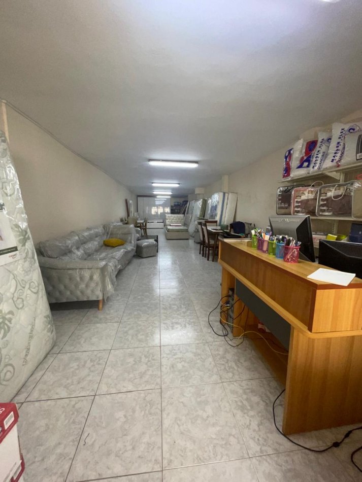 Tirane, shitet ambjent biznesi Kati -1, 98 m² 120.000 € (Laprake)