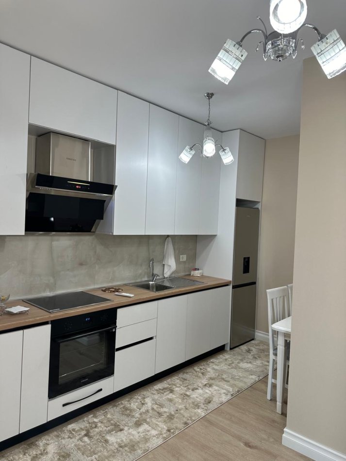 Tirane, jepet me qera apartament 1+1 Kati 6, 70 m² 650 € 