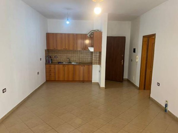 Tirane, shitet apartament 1+1 Kati 4, 80 m² 128.000 Euro (Ibrahim Dervishi)