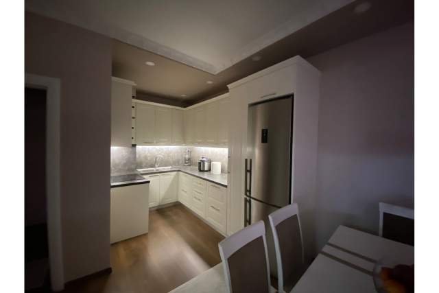 Tirane, ofert apartament Kati 8, 112 m² 130.000 Euro (Rruga Loni Ligori)