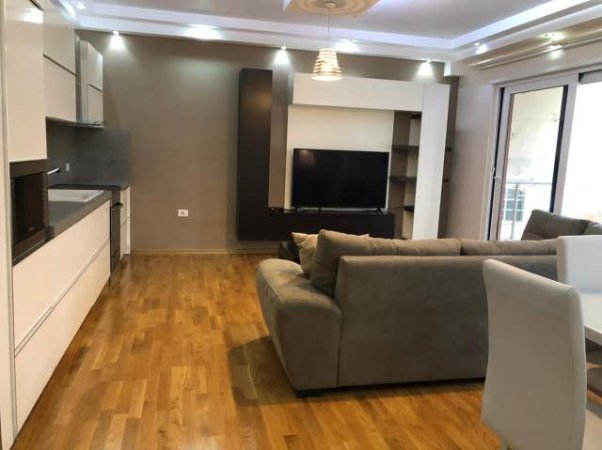 Tirane, jepet me qera apartament 2+1+BLK Kati 5, 105 m² 700 Euro (bill klinton)