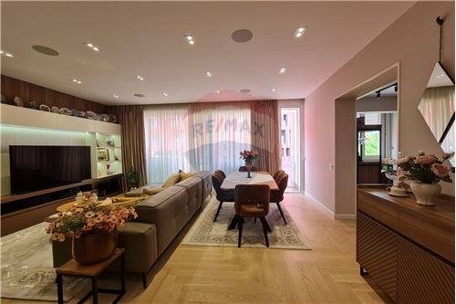 Tirane, shitet apartament 2+1 Kati 4, 126 m² 385.000 Euro