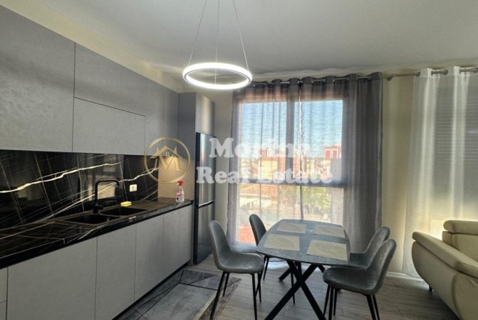 Apartament 2+1, Xhamllik, 550 Euro/Muaj.