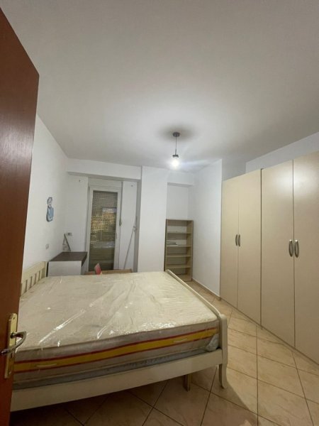 Tirane, Jepet me qira apartament 1+1+Ballkon, Kati 5, 70 m² 500 €