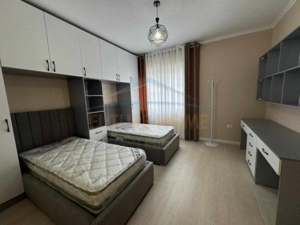Tirane, shitet apartament 2+1+Ballkon Kati 3, 109 m² 230,000 € (Kopshti Zoologjik)