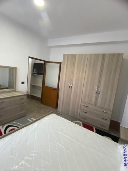 Tirane, jap me qera apartament 1+1 Kati 8, 65 m² 300 € (selite)