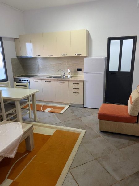 Tirane, jap me qera apartament 1+1 Kati 8, 65 m² 300 € (selite)