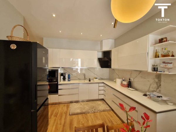 Tirane, shitet apartament 3+1 , 125 m² 400.000 € (TEG) TT 917