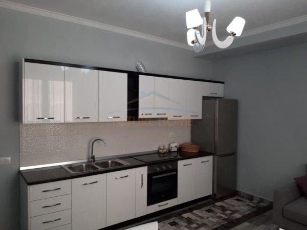 Tirane, jepet me qera apartament 1+1 Kati 3, 68 m² 500 € (Rruga Vasil Shanto)