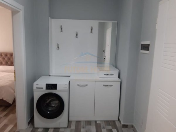 Tirane, jepet me qera apartament 1+1 Kati 3, 68 m² 500 € (Rruga Vasil Shanto)
