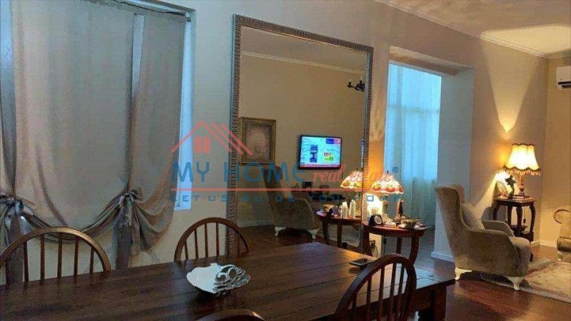 Tirane, shitet apartament 3+1+Ballkon Kati 3, 110 m² 248.000 € (Rruga e Elbasanit)