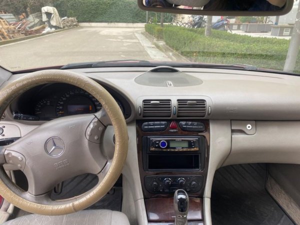 Tirane, shitet makine Mercedes Benz c220 Nafte, vishnje automatik Kondicioner 2.500 €