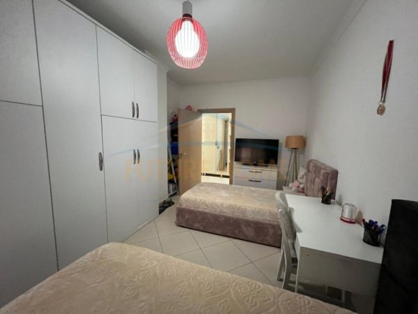 Tirane, shitet apartament 2+1+Ballkon Kati 4, 122 m² 170.000 € (Unaza e Re)