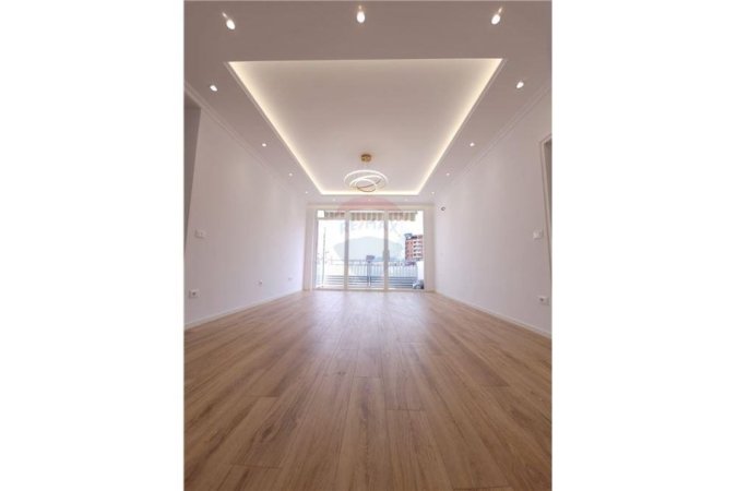 Tirane, shitet apartament 2+1 Kati 7, 94 m² 210.000 € (Rruga e Durresit)