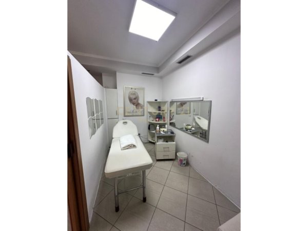 Tirane, shitet dyqan Kati 2, 59 m² 150.000 € (Rruga e Kavajës, Rruga &quot;Islam Alla&quot;)