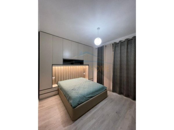Tirane, jepet me qera apartament 2+1 Kati 9, 76 m² 600 € (Yzberisht)