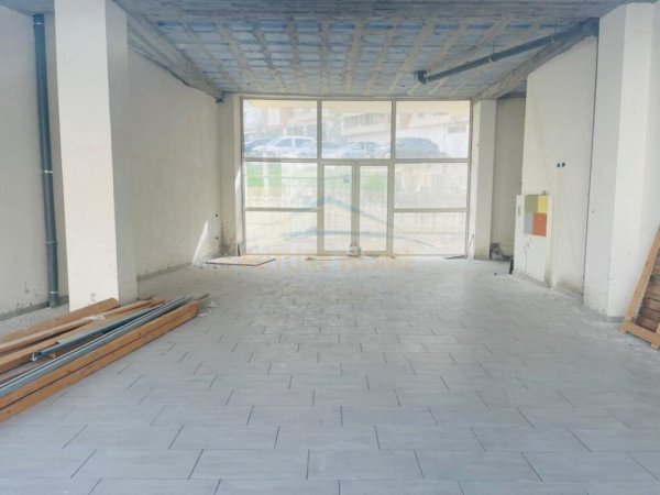 Tirane, shitet ambjent biznesi Kati 0, 111 m² 160.000 € (LIQENI I THATE)