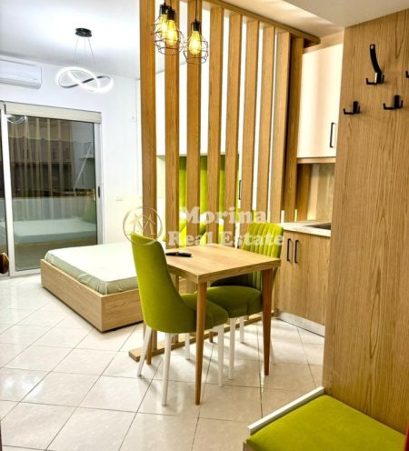 Tirane, jepet me qera apartament 1+1 Kati 3, 45 m² 530 € (Komuna e Parisit)