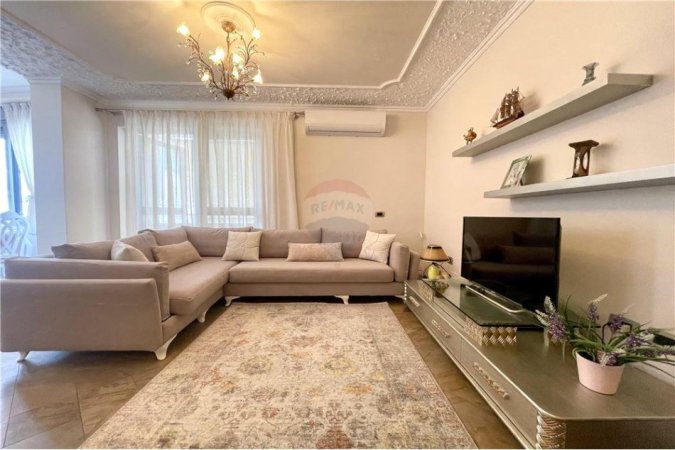 Tirane, jepet me qera apartament 2+1+Aneks+Ballkon Kati 8, 125 m² 700 € (Myslym Shyri)