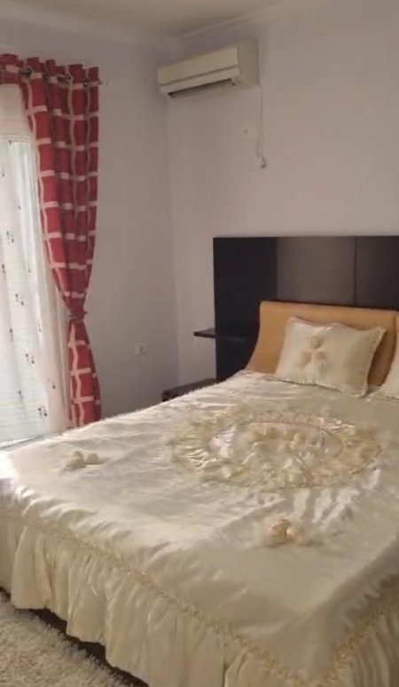 Tirane, jepet me qera apartament 2+1 Kati 3, 100 m² 800 € (Qytet Studenti)