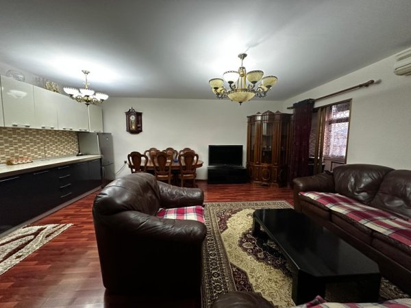 Tirane, jepet me qera apartament 1+1 Kati 5, 83 m² 500 € (Rruga Fortuzi)