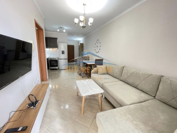 Tirane, jepet me qera apartament 1+1 Kati 3, 77 m² 600 € (Selvia)