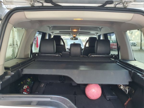 Tirane, shitet SUV | Fuoristrad | Xhip Nafte, gri metalizato automatik Klima 270.000 km 7.500 €