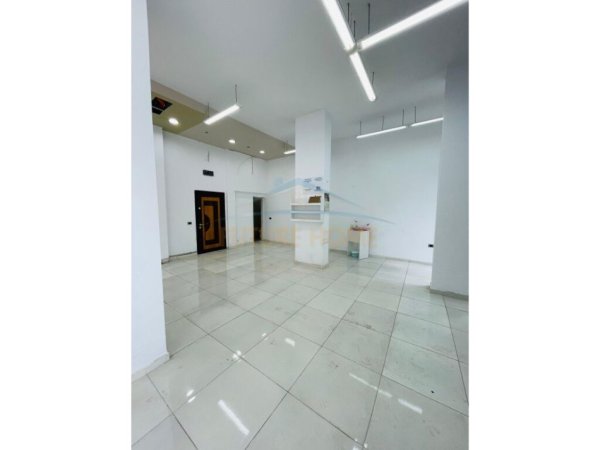 Tirane, shitet ambjent biznesi Kati 0, 90 m² 114.000 € (Unaze e Re)