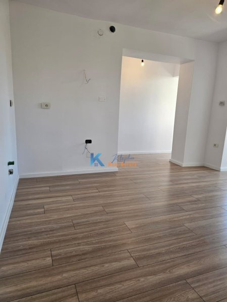 Tirane, shitet apartament 1+1 Kati 3, 53 m² 110.000 € (Xhamia e Tabakeve)