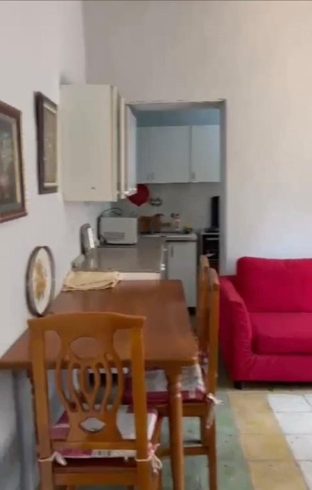 Tirane, jepet me qera apartament 2+1 Kati 0, 105 m² 350 € (Selvia)