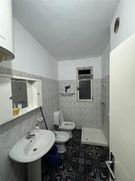 Tirane, jepet me qera apartament 2+1 Kati 5, 80 m² 500 € (ISH EKSPOZITA)