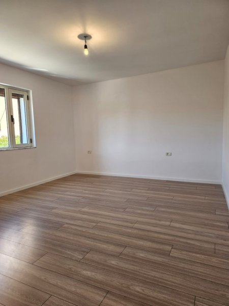 Tirane, shitet apartament 1+1 Kati 3, 55 m² 110.000 € 