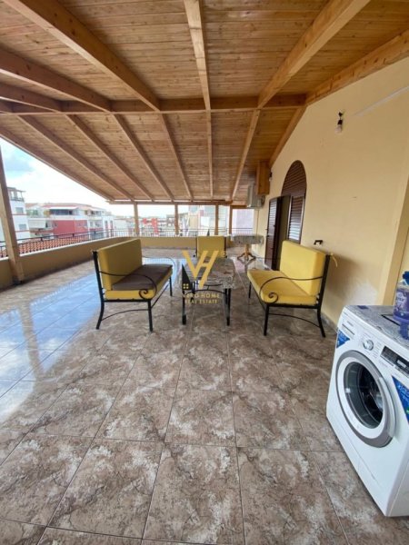 Tirane, jepet me qera apartament 1+1+Ballkon Kati 3, 130 m² 400 € (FRESK)