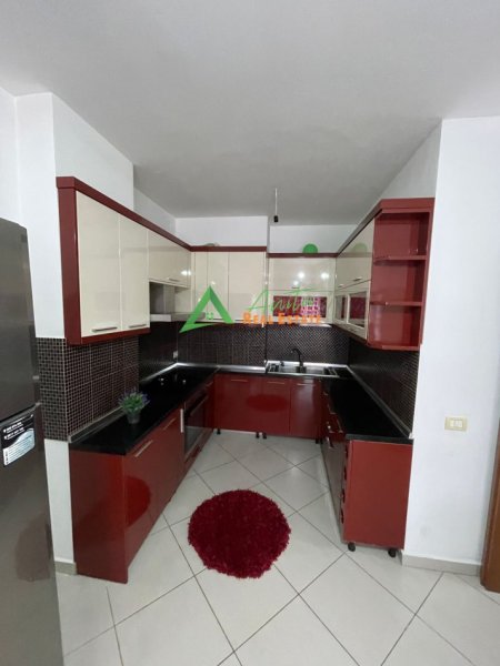 Tirane, shitet apartament 2+1+Ballkon Kati 5, 116 m² 163.000 € (Rruga Teodor Keko)