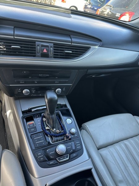 Tirane, shitet me portobagazh Audi A6 Avant C7 Nafte, e zeze automatik Klima 272.000 km 11.500 €