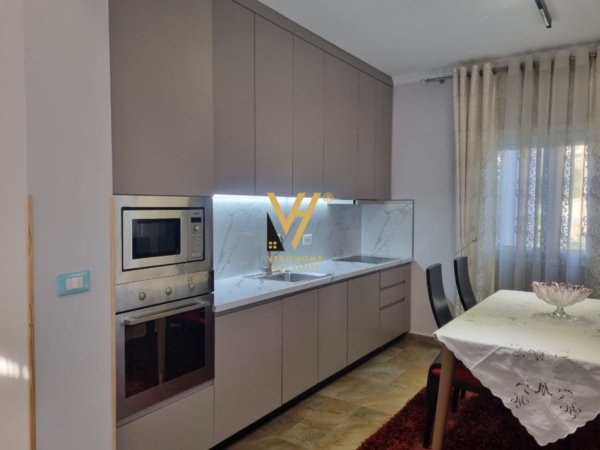 Tirane, jepet me qera apartament 2+1+Ballkon Kati 3, 100 m² 600 € (RRUGA E ELBASANIT)