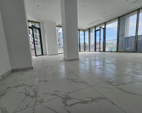 Shqiperi, jepet me qera zyre Kati 6, 136 m² 1.300 € (Liqeni Artficial)