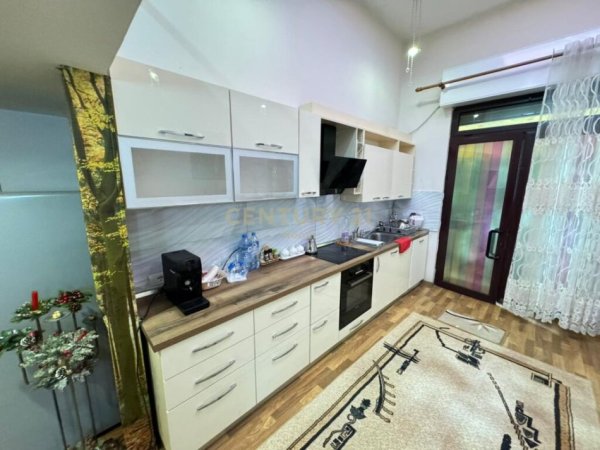 Tirane, jepet me qera apartament Kati 1, 85 m² 650 € 