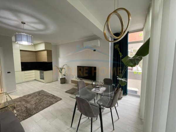 Tirane, shitet apartament 2+1+Ballkon Kati 3, 105 m² 158,000€ (Kopshti Botanik)