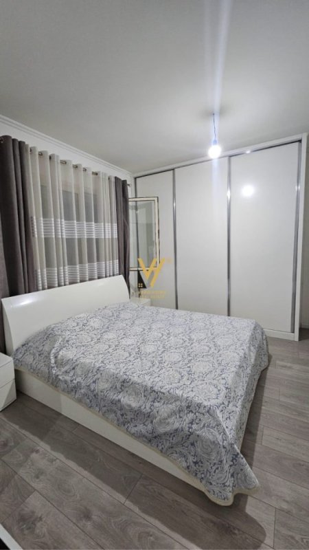 Tirane, jepet me qera apartament 2+1+Ballkon Kati 1, 85 m² 600 € (RRUGA E KAVAJES)