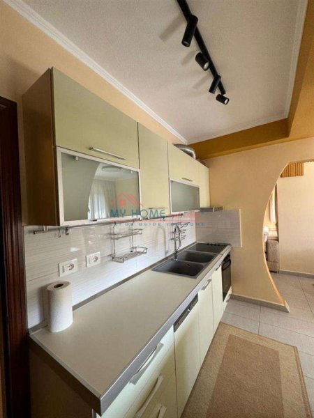 Tirane, jepet me qera apartament 2+1+Ballkon Kati 3, 105 m² 600 € (Don Bosko)