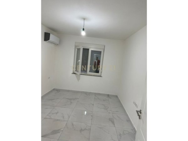 Tirane, jepet me qera apartament 2+1 Kati 1, 80 m² 450 € (Ish Fusha e Aviacionit)