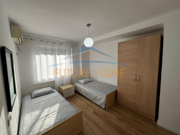 Tirane, jepet me qera apartament 2+1 Kati 3, 85 m² 700 € (Blloku)
