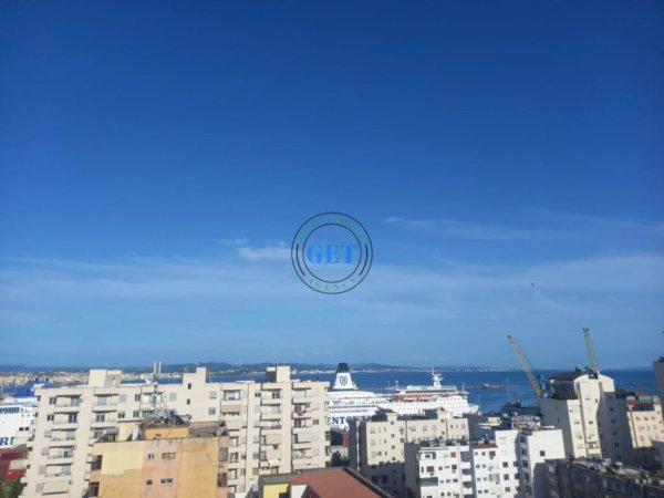 Durres, jepet me qera apartament 3+1+Ballkon Kati 11, 155 m² 600 € (Qender)