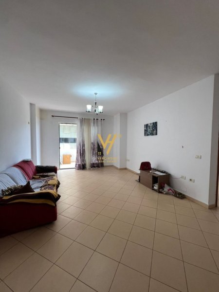 Tirane, shitet apartament 1+1+Ballkon Kati 3, 85 m² 110.000 € (UNAZA E RE)