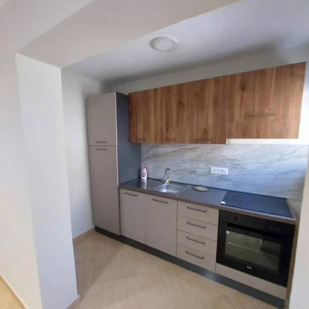 Tirane, jepet me qera apartament 1+1 Kati 4, 53 m² 400 € (Materniteti i ri)