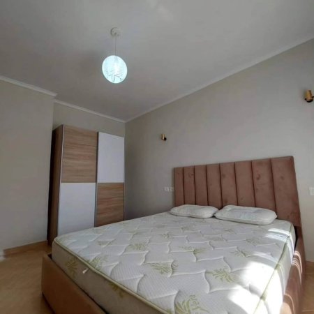 Tirane, jepet me qera apartament 1+1 Kati 4, 53 m² 400 € (Materniteti i ri)