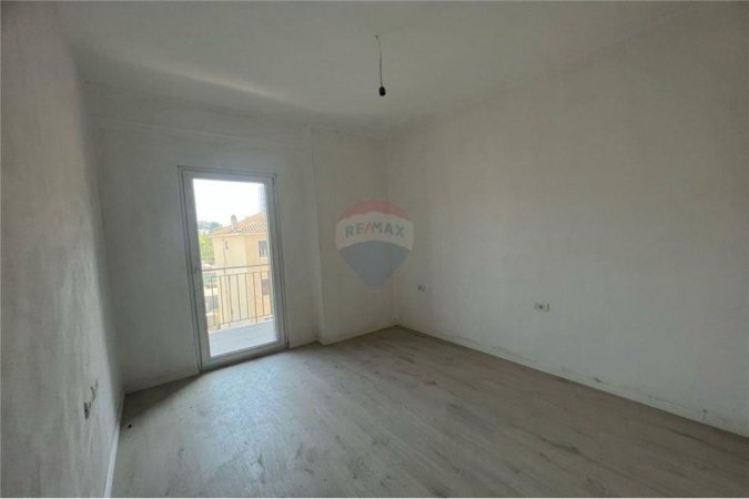 Tirane, shitet apartament 2+1 Kati 2, 102 m² 160.000 € (Rruga e Dibrës - Farmacia 10)